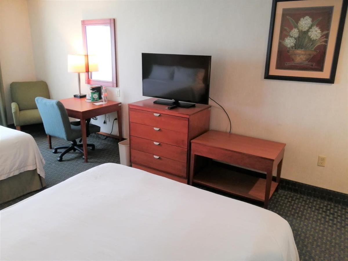 Holiday Inn Express & Suites Toluca Zona Aeropuerto By Ihg Exteriör bild