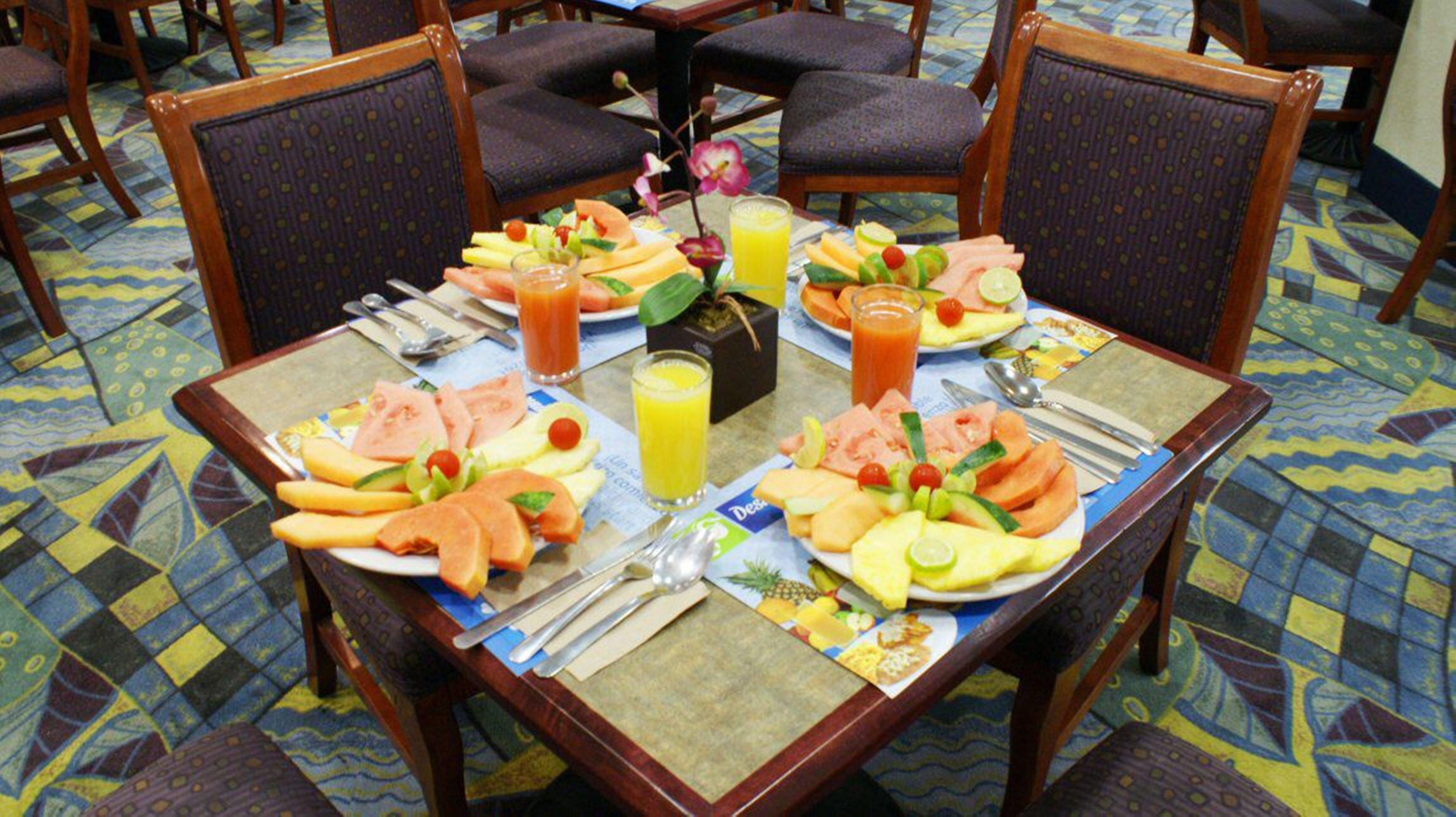 Holiday Inn Express & Suites Toluca Zona Aeropuerto By Ihg Exteriör bild