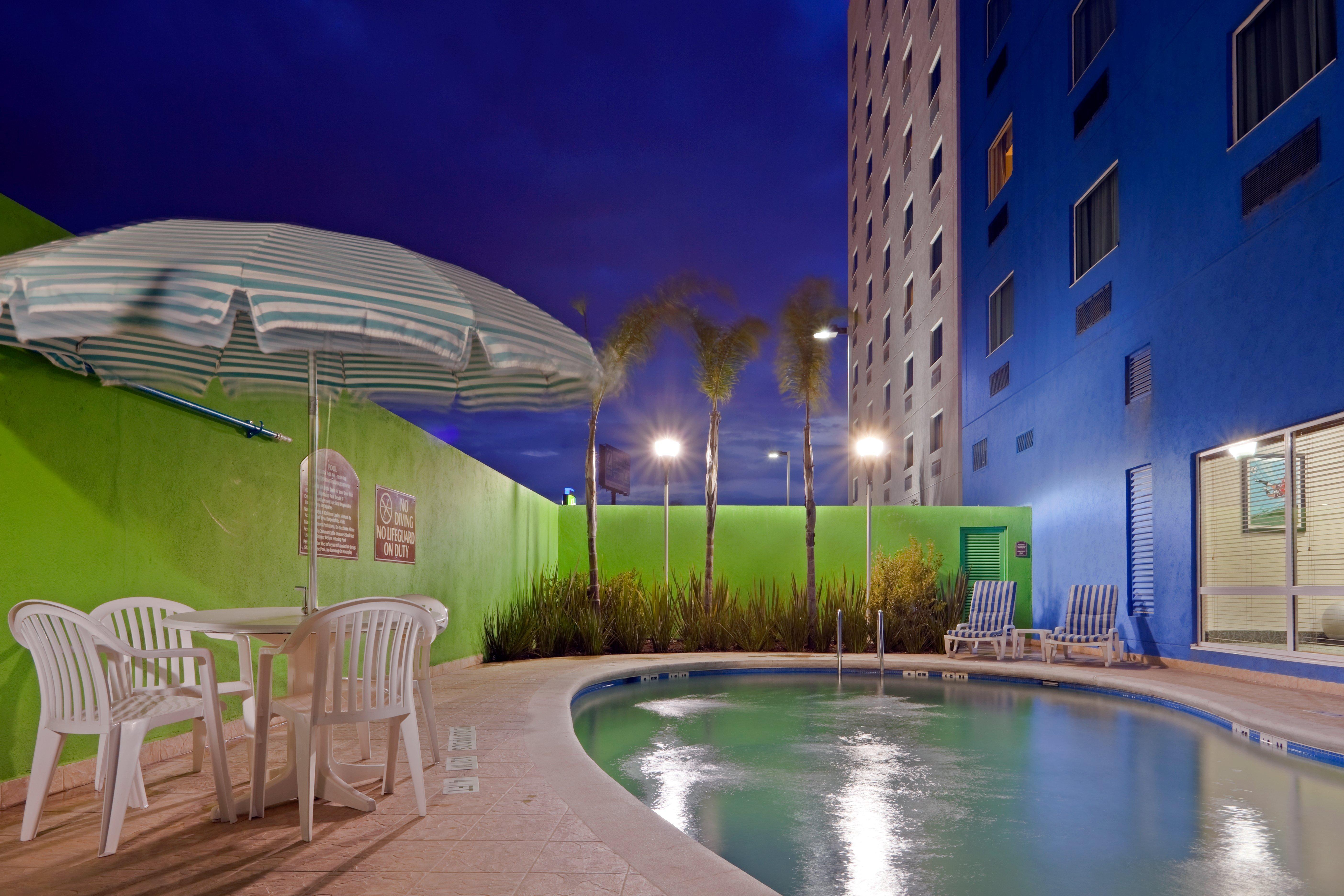 Holiday Inn Express & Suites Toluca Zona Aeropuerto By Ihg Exteriör bild