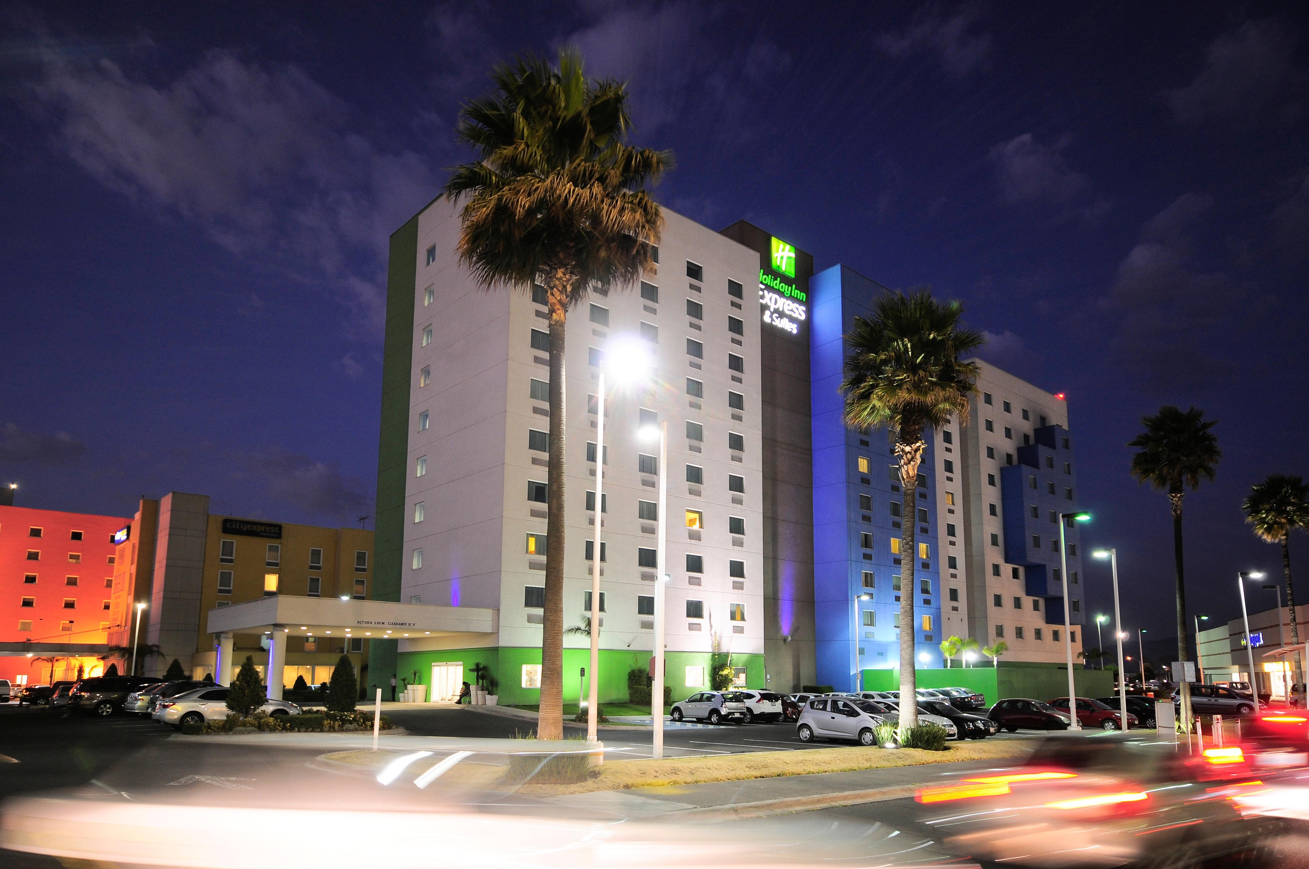 Holiday Inn Express & Suites Toluca Zona Aeropuerto, An Ihg Hotel Exteriör bild